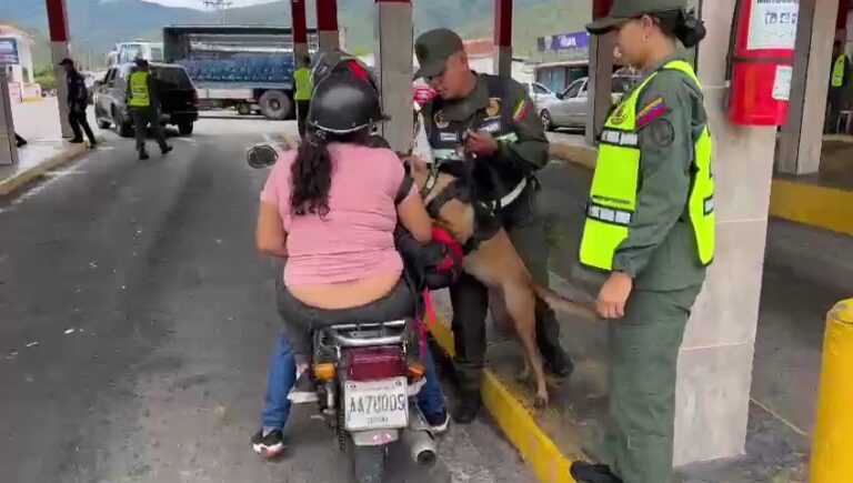 Apresada mujer que trasladaba cocaína en su bolso de mano