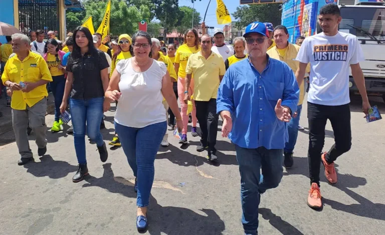 Con movilizaciones y caravanas PJ Bolívar arrancó la campaña