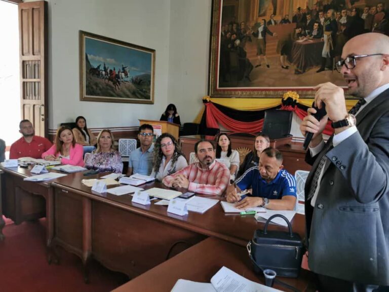 Desarrollan taller sobre Ley de Armonización Tributaria