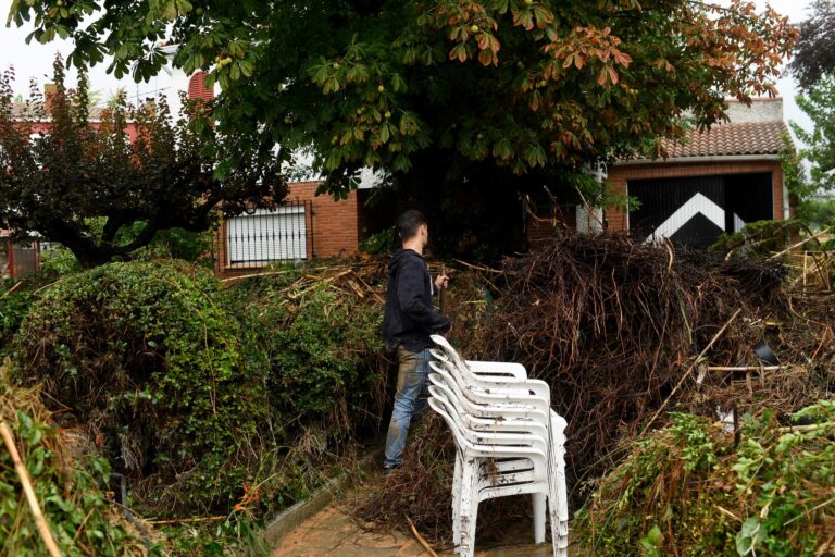 Dos muertos y tres desaparecidos por torrenciales lluvias en España