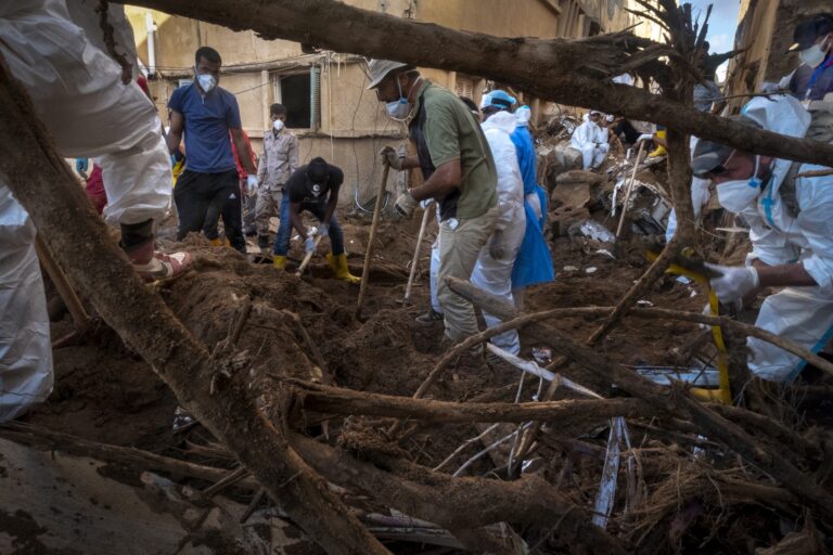 Más de 43 mil evacuados en Libia por las inundaciones