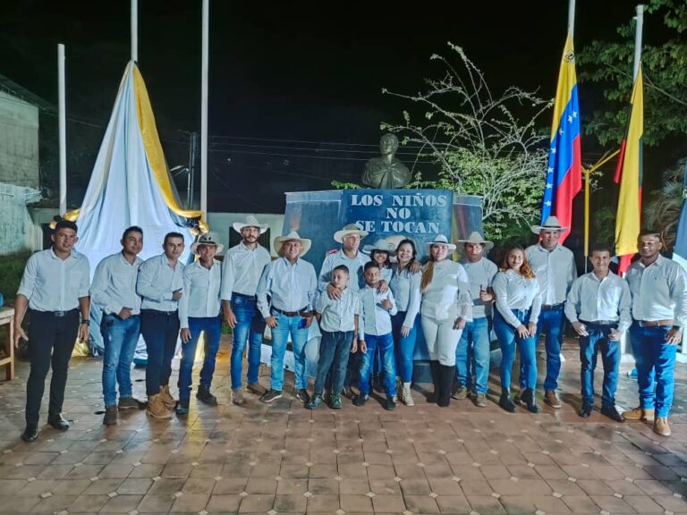 Se estrenó en El Piñal la producción musical Los niños no se tocan