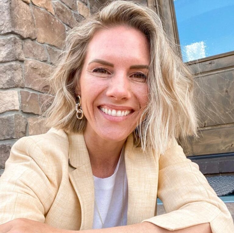 Detienen a “youtuber” de crianza infantil por presunto maltrato a sus hijos