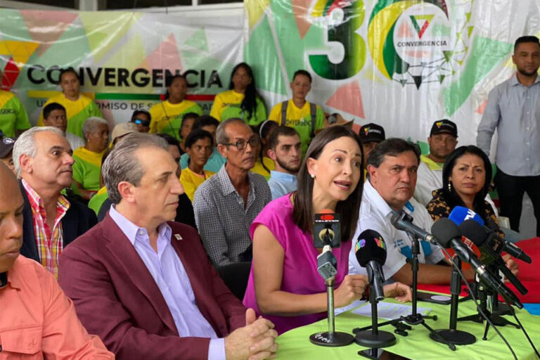 Convergencia da «espaldarazo» a candidatura de María Corina Machado a las primarias