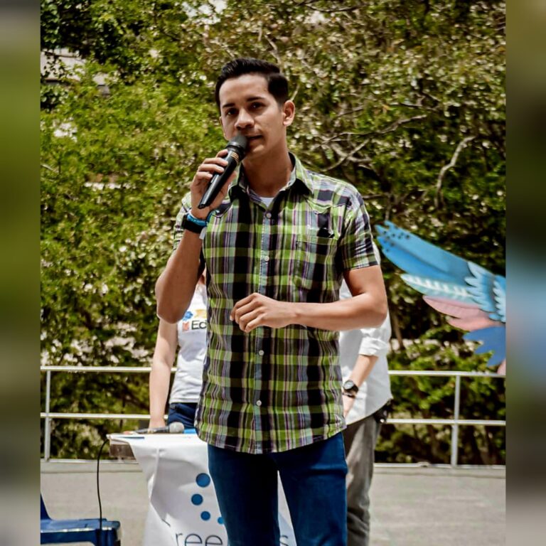 “Debemos participar para tener el país que queremos”