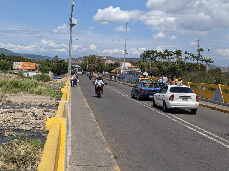 Así luce el paso binacional este domingo 3sep