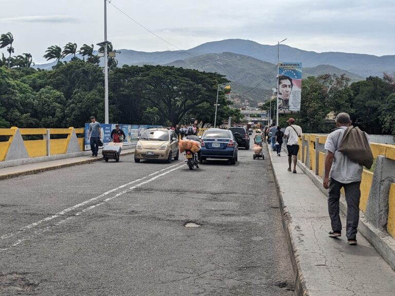 Jueves concurrido en la frontera colombo-venezolana