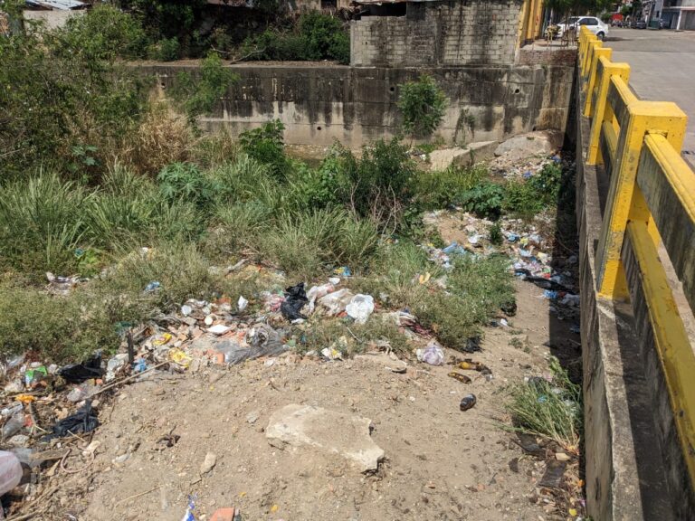 “La quebrada Seca la han agarrado de basurero”: vecinos de frontera