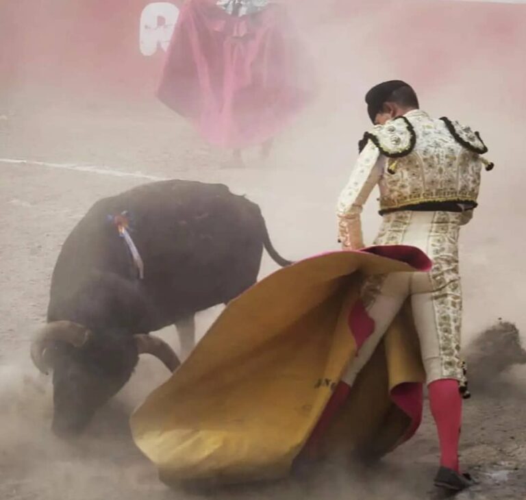 Manolo Muñoz sigue cosechando triunfos en su campaña en Perú