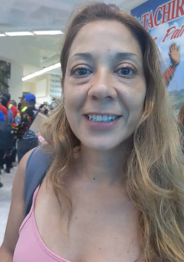 Usuaria del vuelo inaugural: “se gana tiempo y se evita incomodidades”