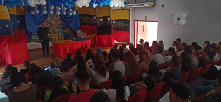 Se inició el plan de formación docentes en las escuelas