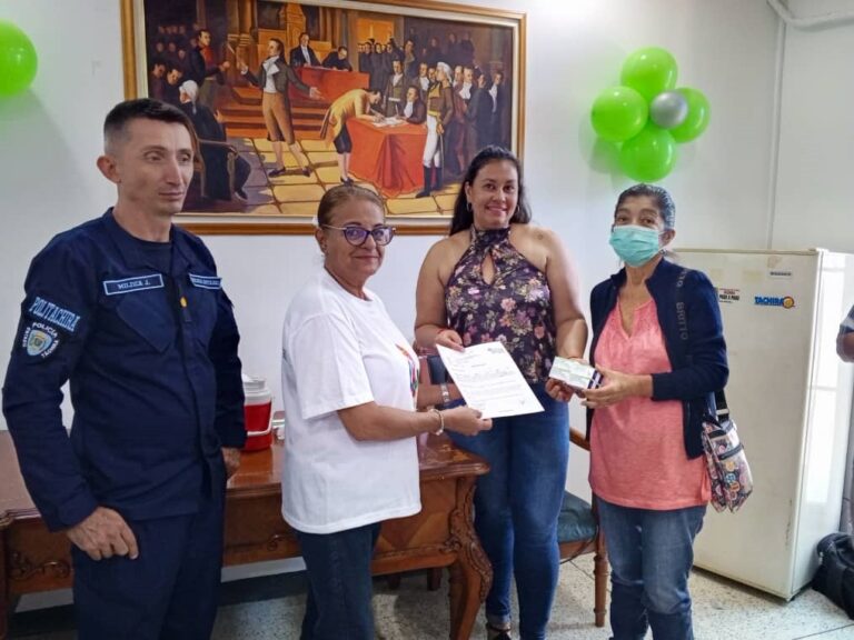 Entregaron medicamentos  a dependientes de insulina