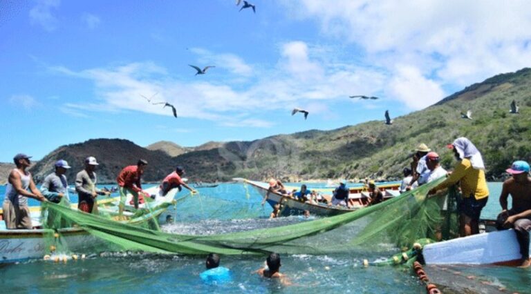 Pescadores de Margarita pidieron a la Virgen del Valle que les ayude a conseguir gasolina