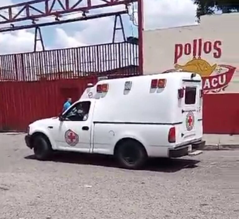 Dos obreros murieron tras accidente en un matadero de pollos en Barinas