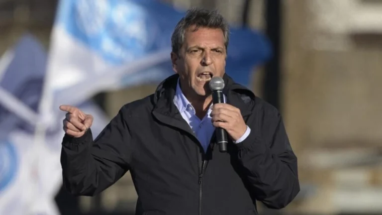 Massa gana elecciones en Argentina, se medirá en segunda vuelta con Milei