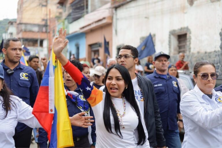 Solórzano lamentó suspensión de debate a las primarias: Yo sí firmé mi participación