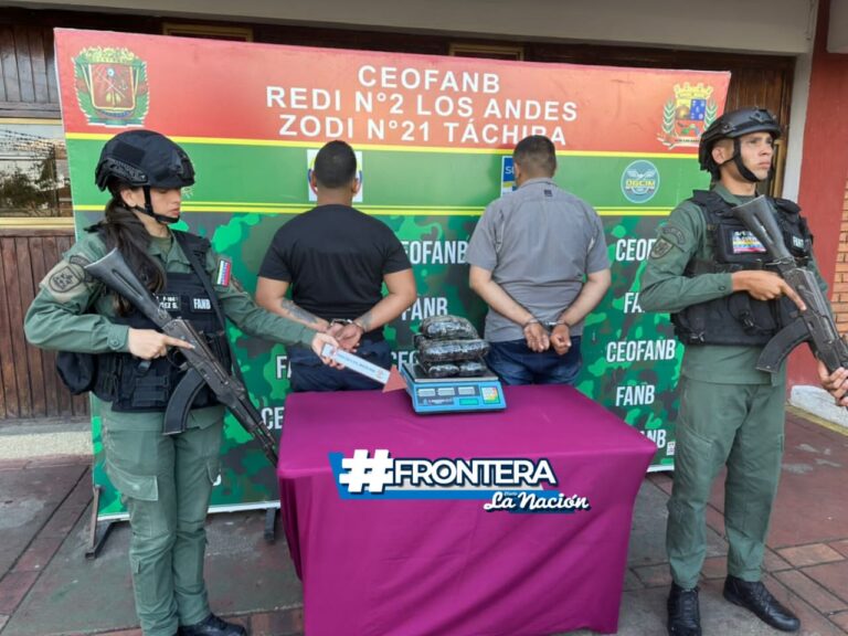 Incendio en estacionamiento del IMAO en San Antonio