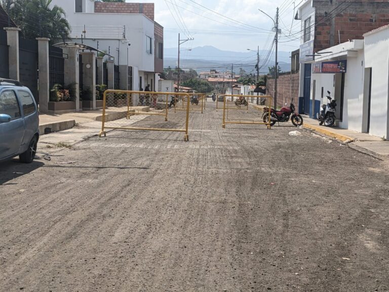 Vallas metálicas entorpecen el libre tránsito en varias calles de San Antonio del Táchira