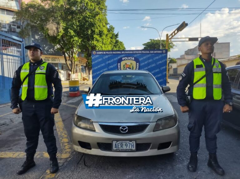 Recuperan en frontera vehículo hurtado