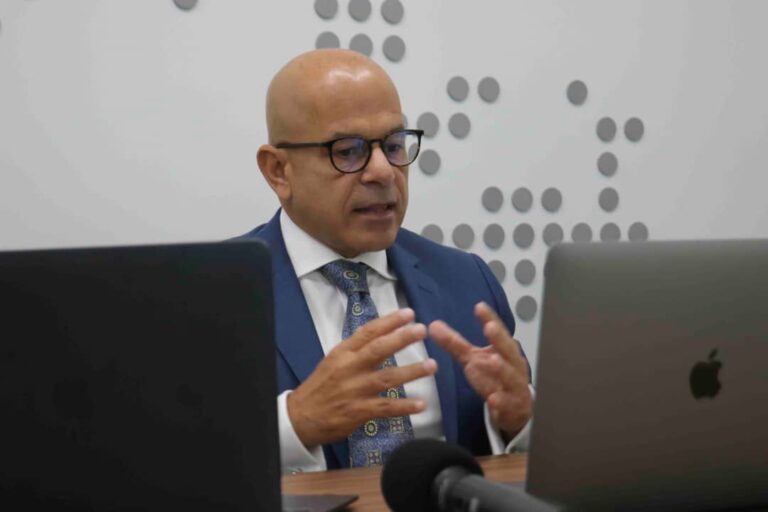 “Saquemos los Derechos Humanos de la política”