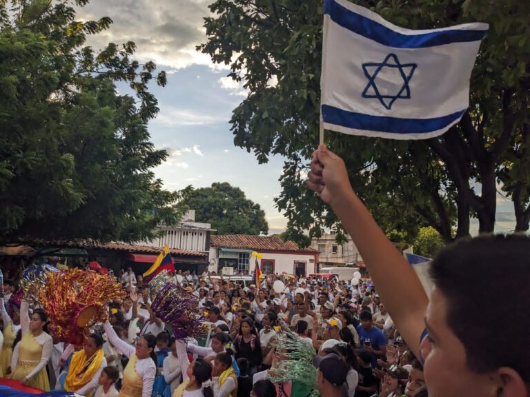 Concurrida marcha para Jesús se celebró en la frontera