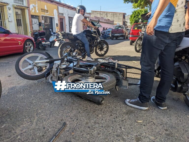Un hombre lesionado en colisión entre dos motos en San Antonio del Táchira