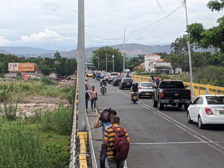 Colombia cerrará frontera por elecciones del domingo 29