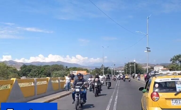 Nutrido y sin contratiempos el tránsito por el puente Simón Bolívar