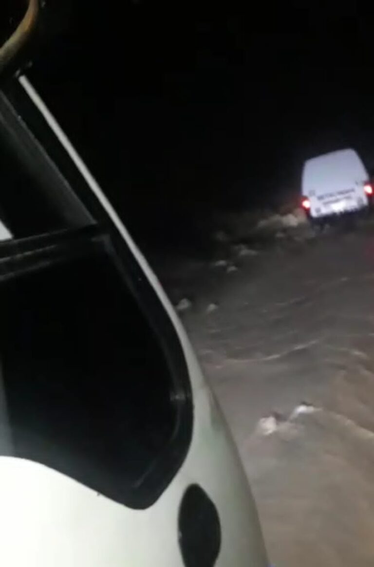 Aguacero dificulta el tránsito por la vía San Antonio – Rubio