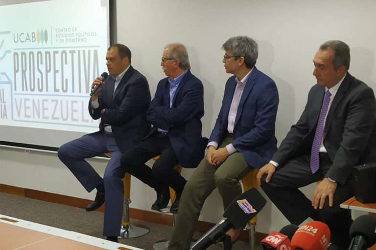 Prospectiva Primarias: avanzar bajo el dilema de inhabilitados con negociación en puertas