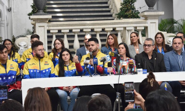 Campeones de Robótica son ejemplo de estudiantes