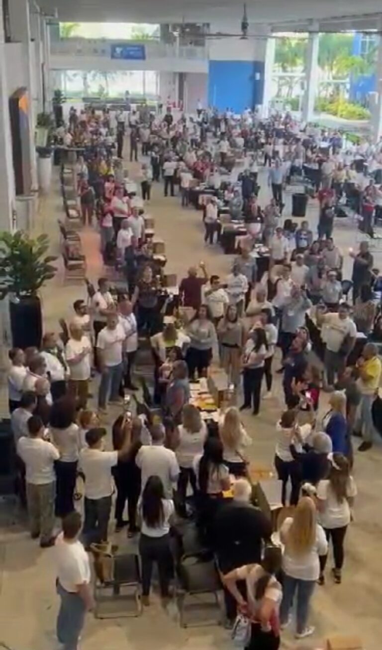 Venezolanos en el exterior participan en Primaria