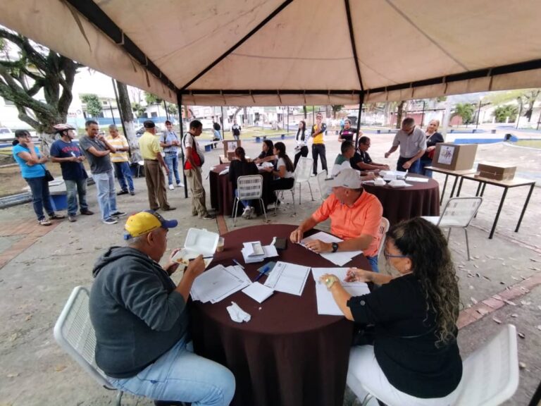 Transcurre jornada electoral de la Primaria en todo el país