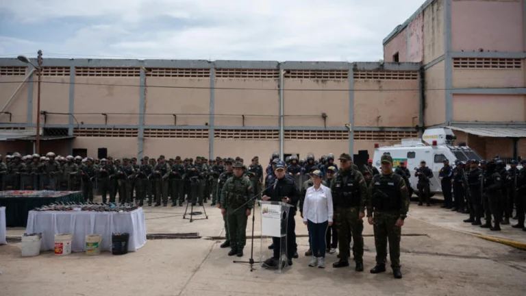 Autoridades venezolanas ocupan un tercer penal