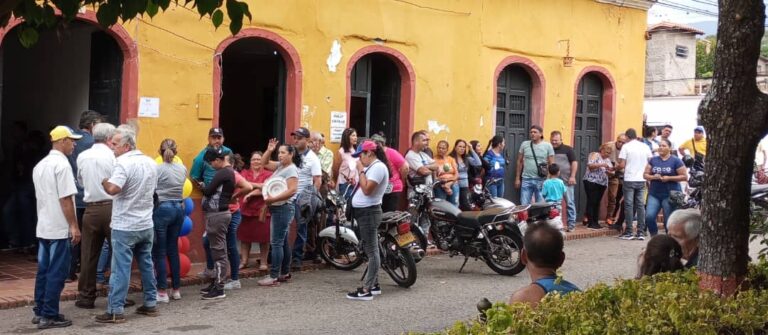 En Lobatera aparecieron los electores