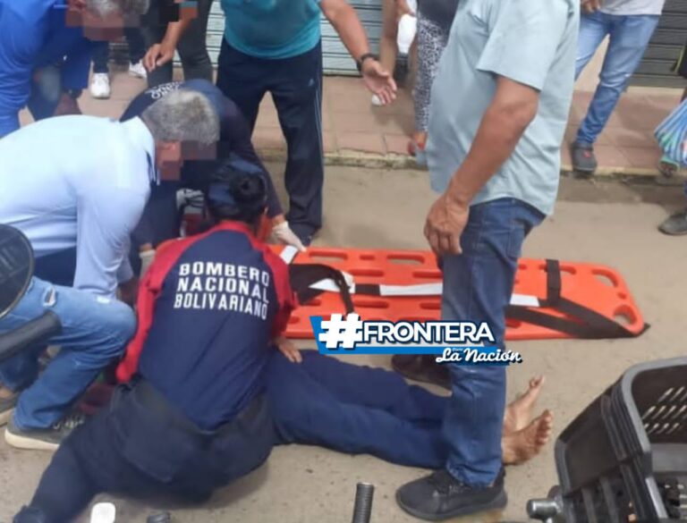 Octogenaria lesionada al ser impactada por mototicleta en San Antonio