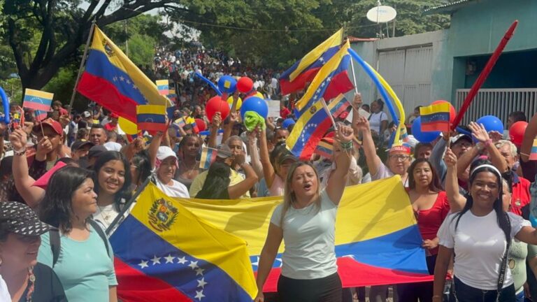 Centenares de venezolanos marcharon en el municipio Bolívar en defensa del Esequibo 
