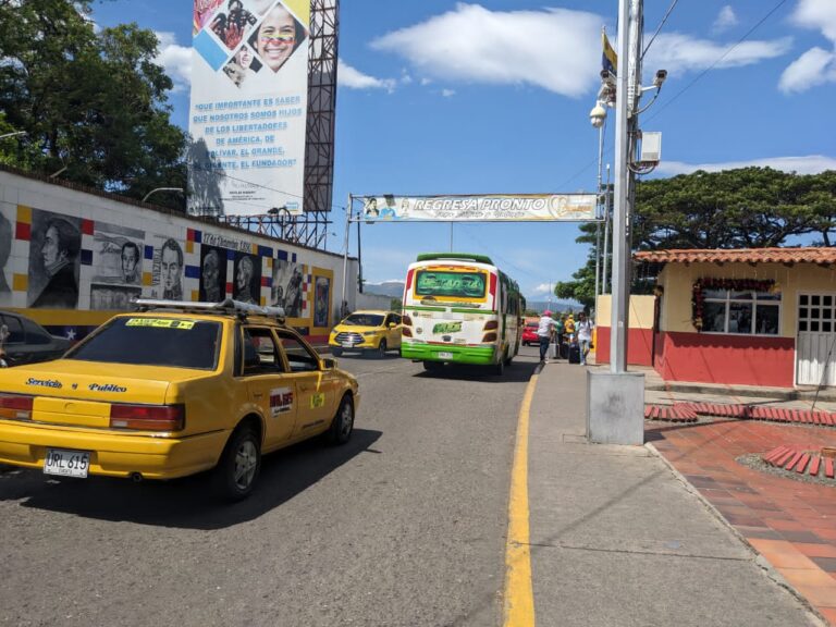Sigue en descenso el número de transeúntes por el puente Simón Bolívar