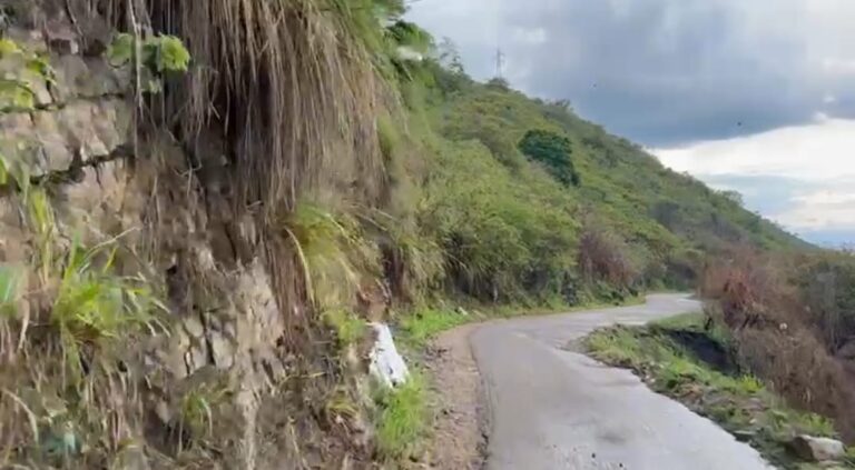 “Cada día se hace más intransitable” la vía Ureña – El Vallado