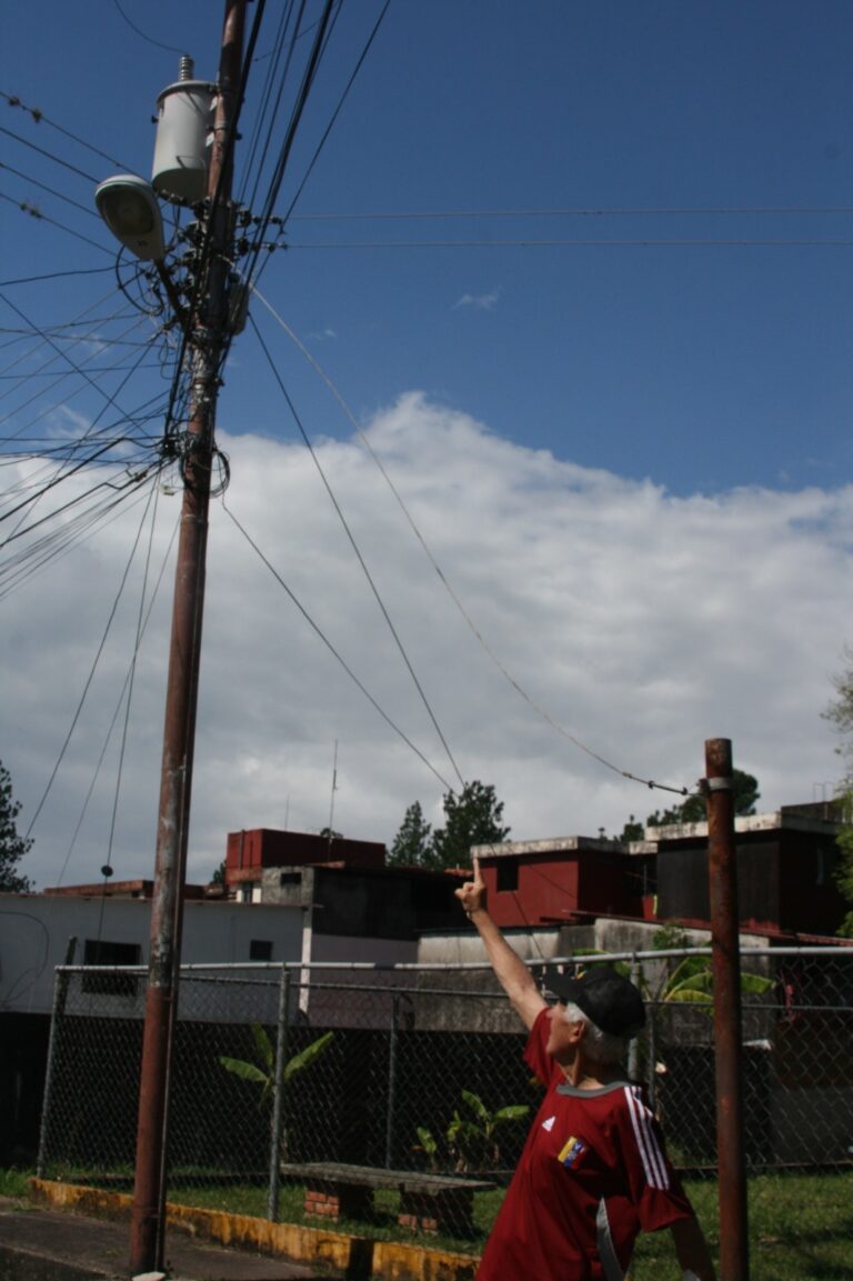 Ni dos días duró trasformador nuevo en Pirineos 2