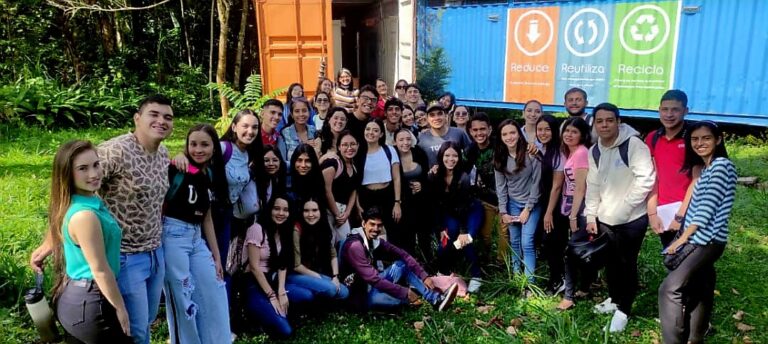 Estudiantes de Comunicación social con conciencia ambiental