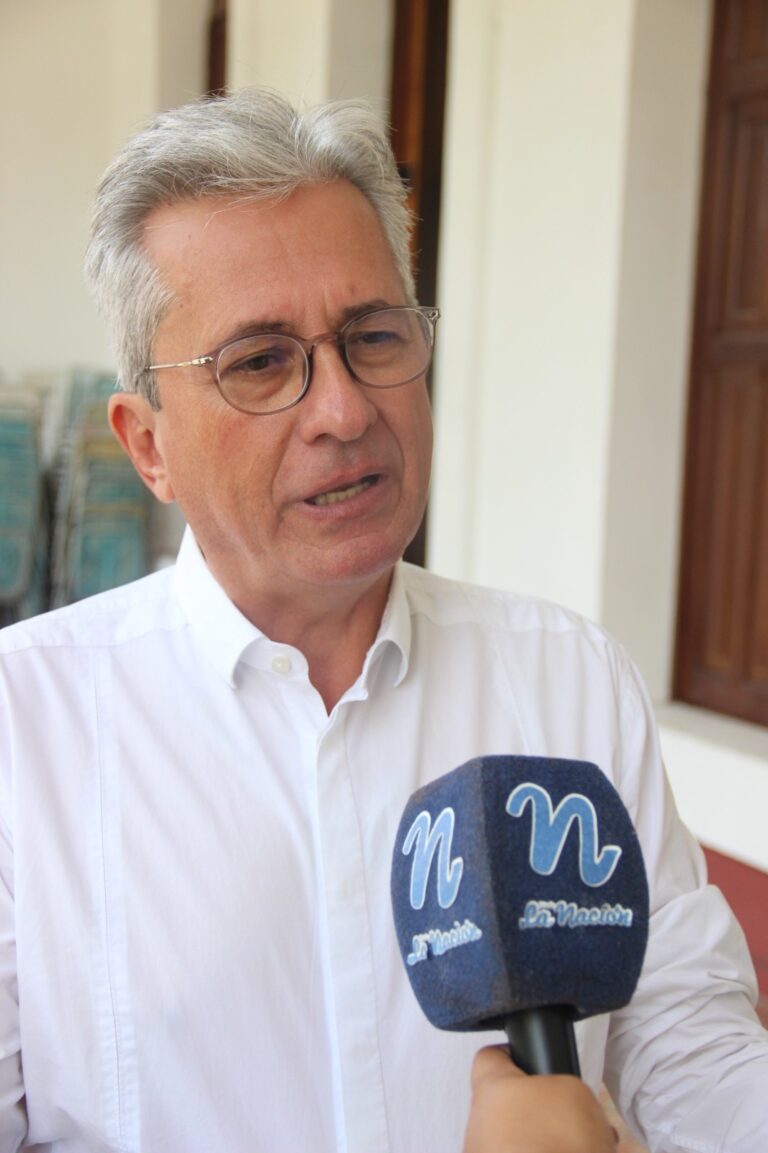 “Trabajadores de la administración pública tienen 18 meses sin recibir aumento de salario”