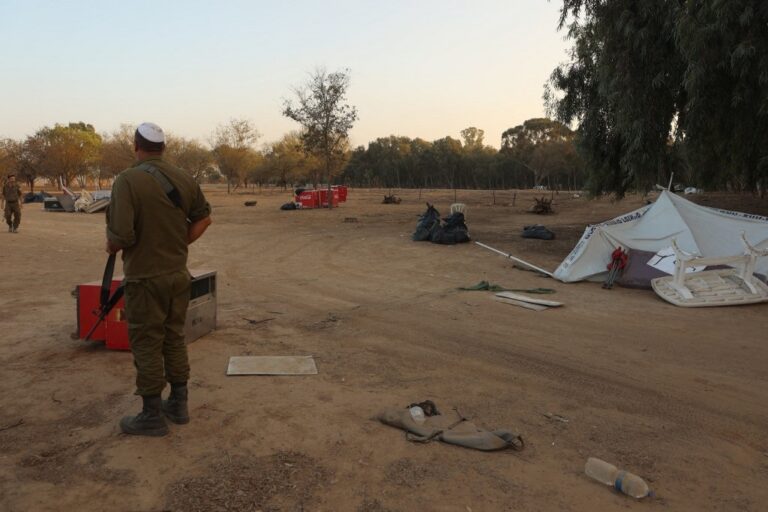 Intensos bombardeos israelíes en Gaza en plena gira regional de Blinken