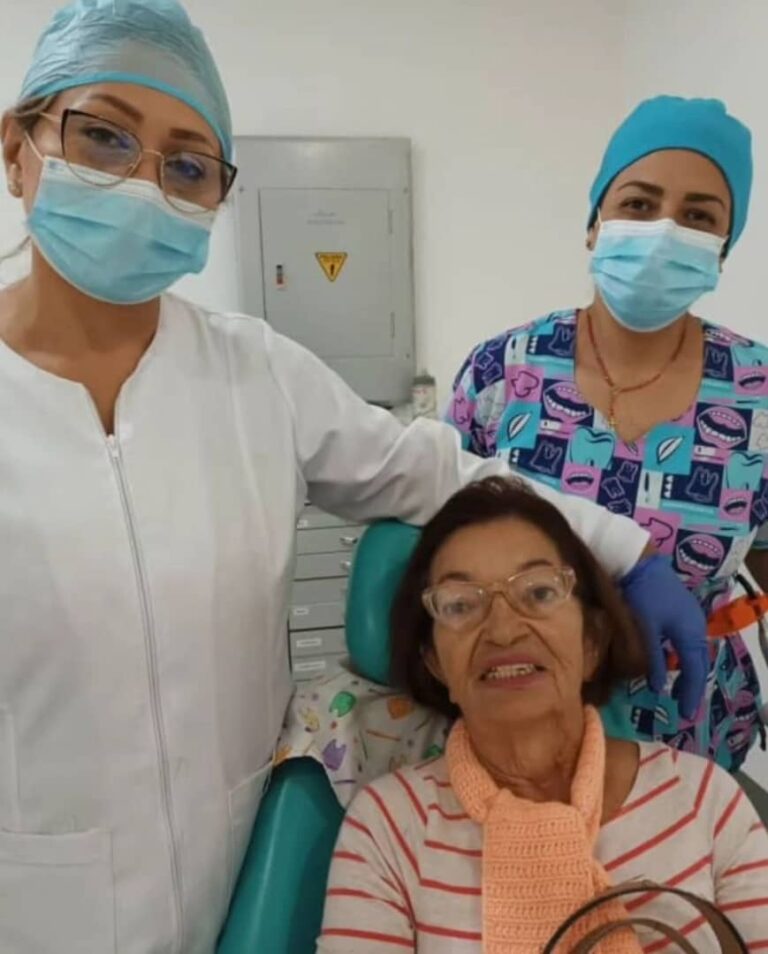 Misión Sonrisa regaló 15 prótesis dentales