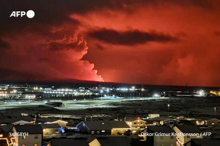 Erupción volcánica en Islandia inicia poco después de un enjambre de sismos