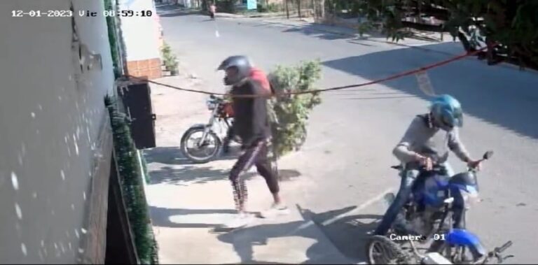 Atracan local de Ureña