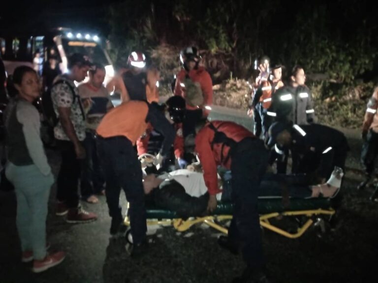 Una moto contra otra moto colisionan en la Troncal 5