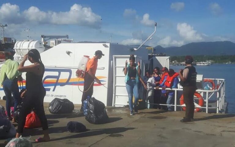 Retornan 170 migrantes venezolanos que estaban retenidos en Trinidad y Tobago