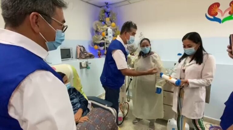 Unidades de Diálisis reciben donación de filtros por parte del Rotary Valle Santiago