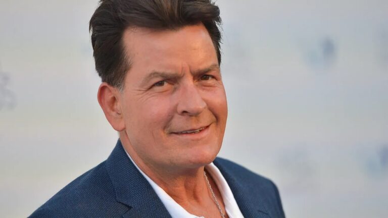 Actor Charlie Sheen, atacado en su casa en Malibú